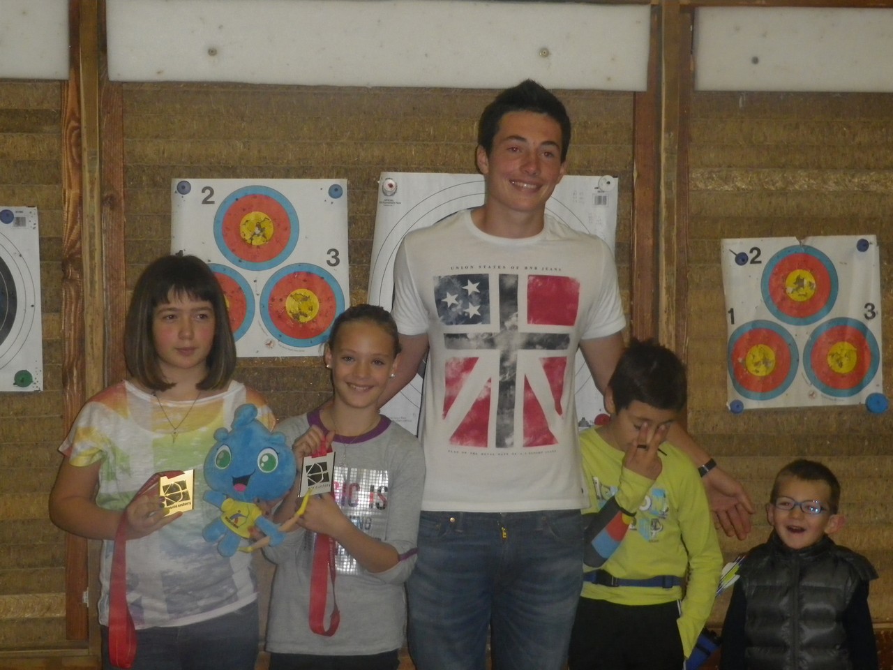 Thomas Koenig de retour de Wuxi et les jeunes archers du club. 